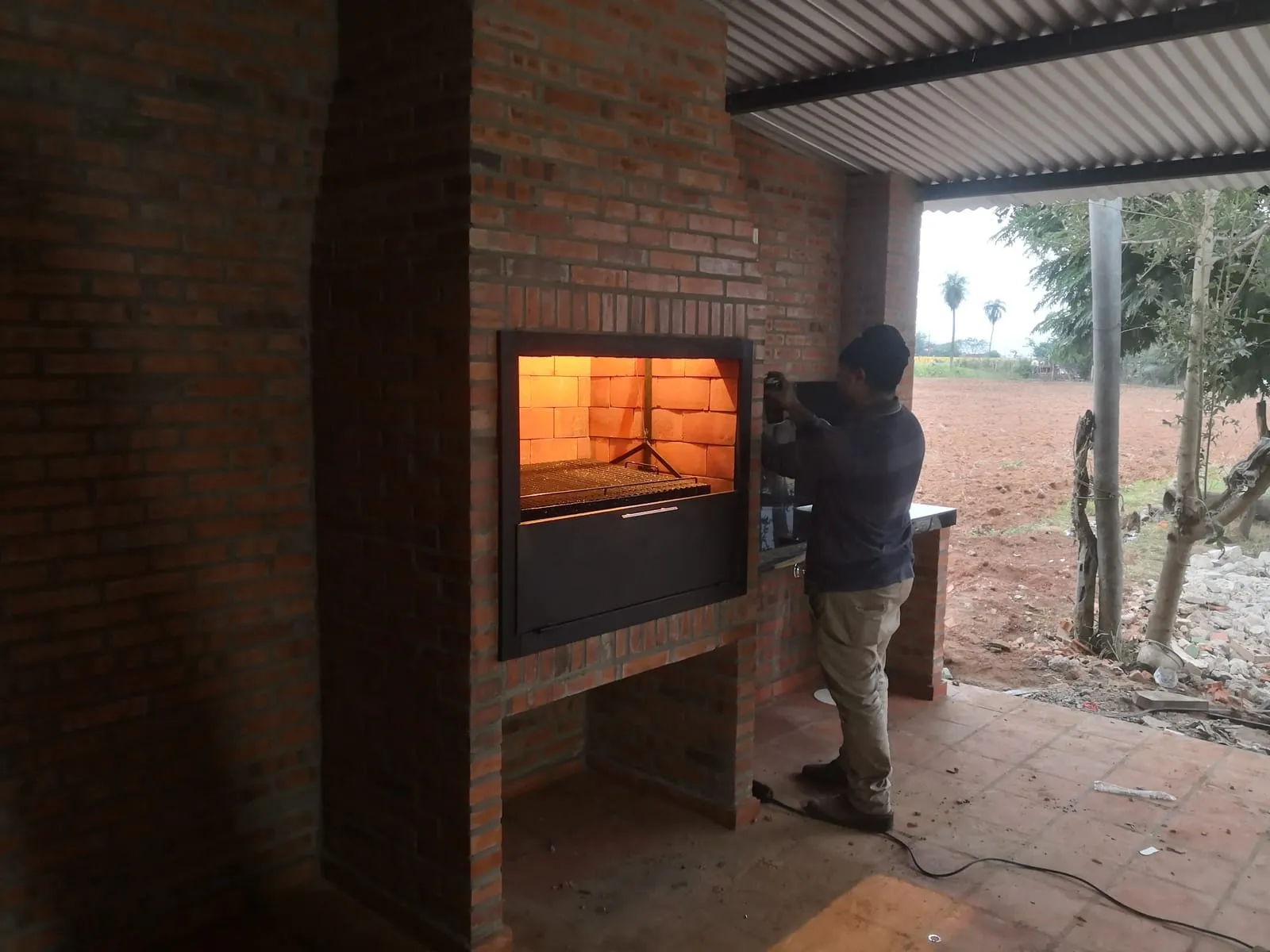 Parrilla de quincho 2 — trabajo de Metalúrgica Lira en Mariano Roque Alonso