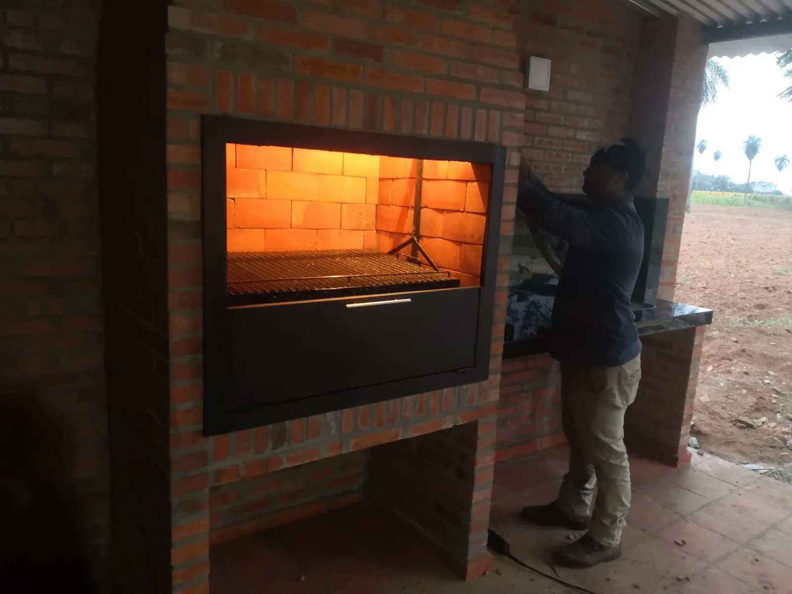 Parrilla de quincho — trabajo de Metalúrgica Lira en Mariano Roque Alonso